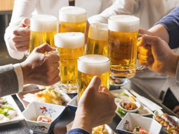 Thói quen uống rượu bia cũng làm tăng nguy cơ tiến triển u xơ tiền liệt tuyến